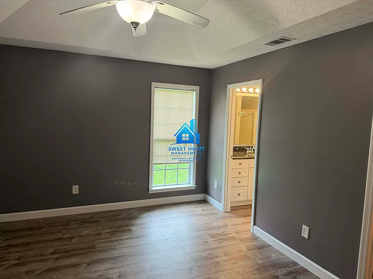 3588 Woodland Dr — Photo 8