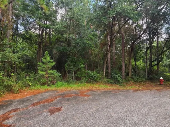 NW Woodridge Dr, Milton, FL 32570