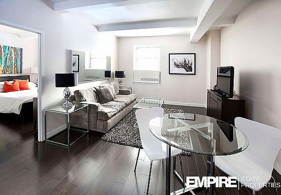 2nd image of 150 W 51st St APT 1806
