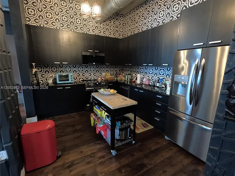 2100 Van Buren St #222 — Photo 18