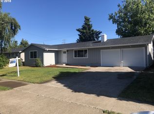 1011 Lochaven Ave, Springfield, OR 97477
