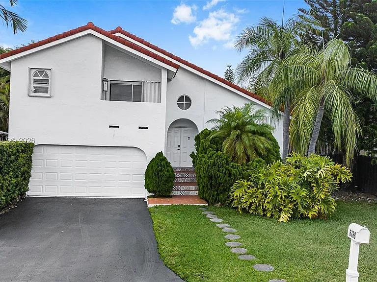 6768 SW 104th Ave — Photo 32