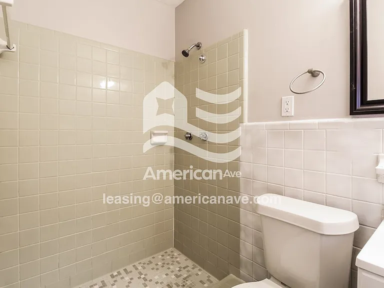 1678182_011_wm_-_main_bathroom_13484789.jpg