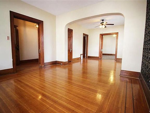 3rd image of 310 Parkdale Ave #1