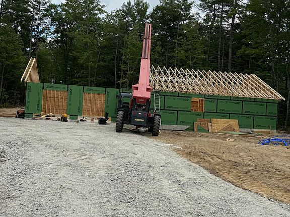 3rd image of 241 Skeetfield Road