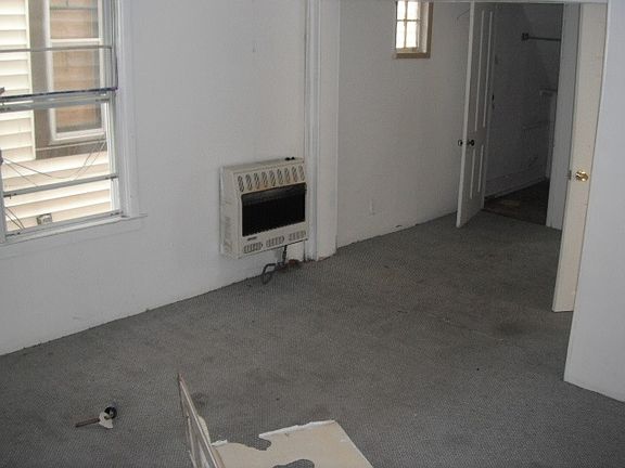 3rd image of 42 White St