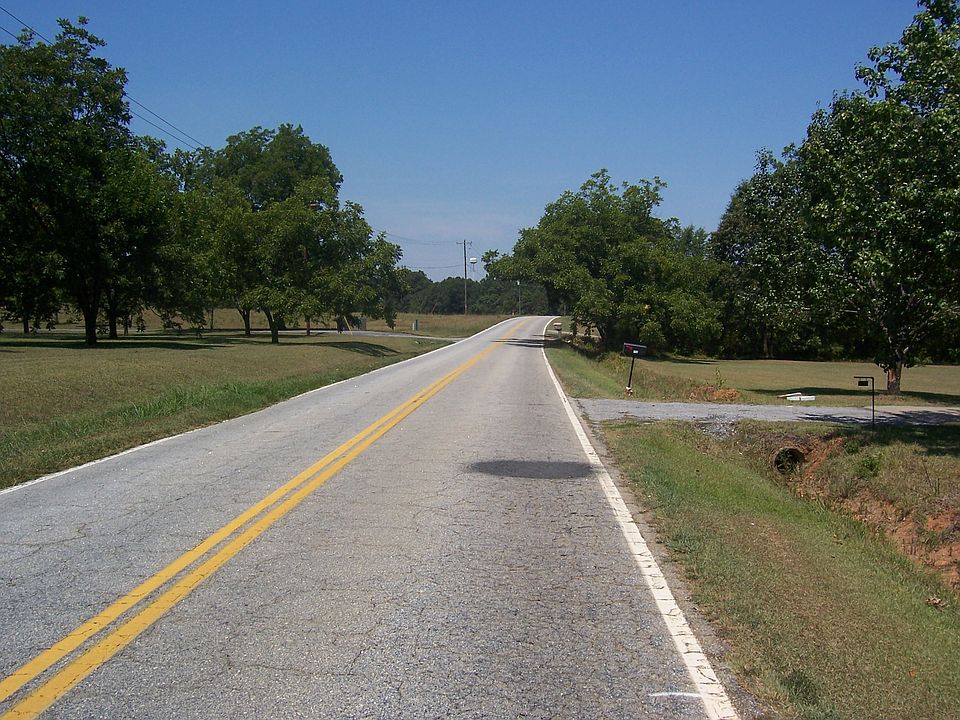 2nd image of 1738 Green River Rd