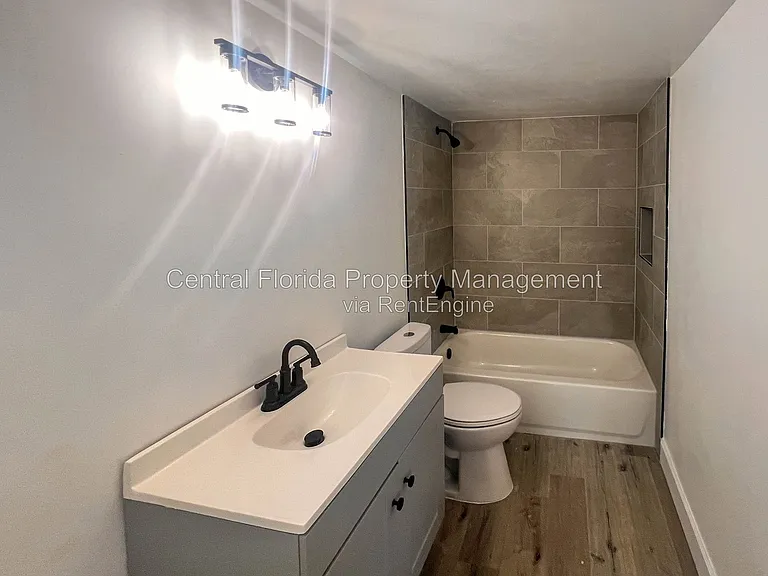 954 N Lake Destiny Rd #1-H — Photo 8