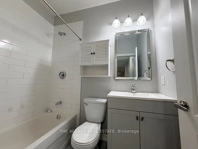 268 Talbot St #4 — Photo 9