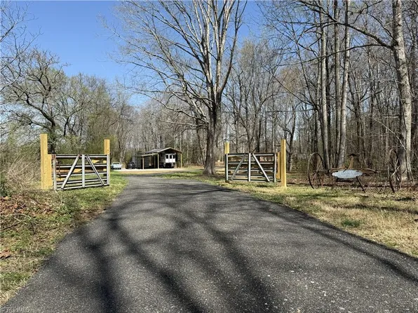 152 Paw Paw Ln, Mocksville, NC 27028