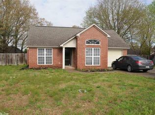 303 Village Dr, Searcy, AR 72143