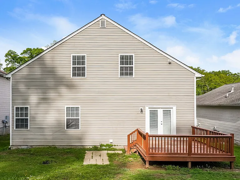 685 Belgium Dr — Photo 17