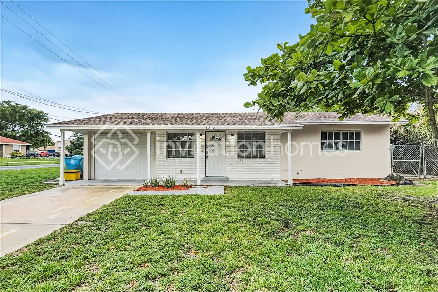 2202 SE 1st St Boynton Beach, FL 33435 — Photo 1