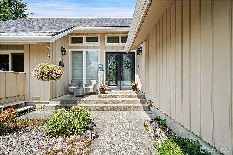 3rd image of 521 G Street
