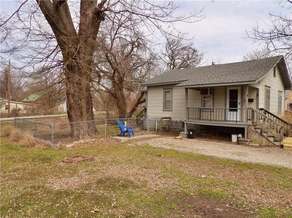 418 W 7th St, Pittsburg, KS 66762