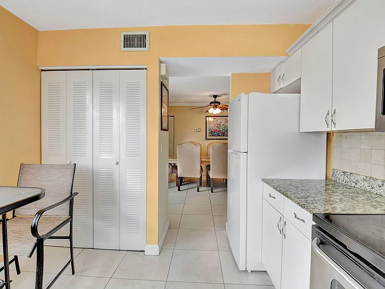 5715 Fairway Park Dr #201 — Photo 6