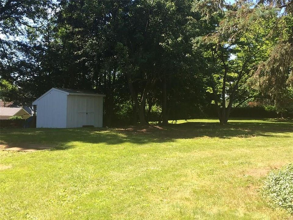 2nd image of 121 Neanda St