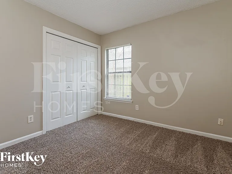 4576 Antler Hill Dr E — Photo 13