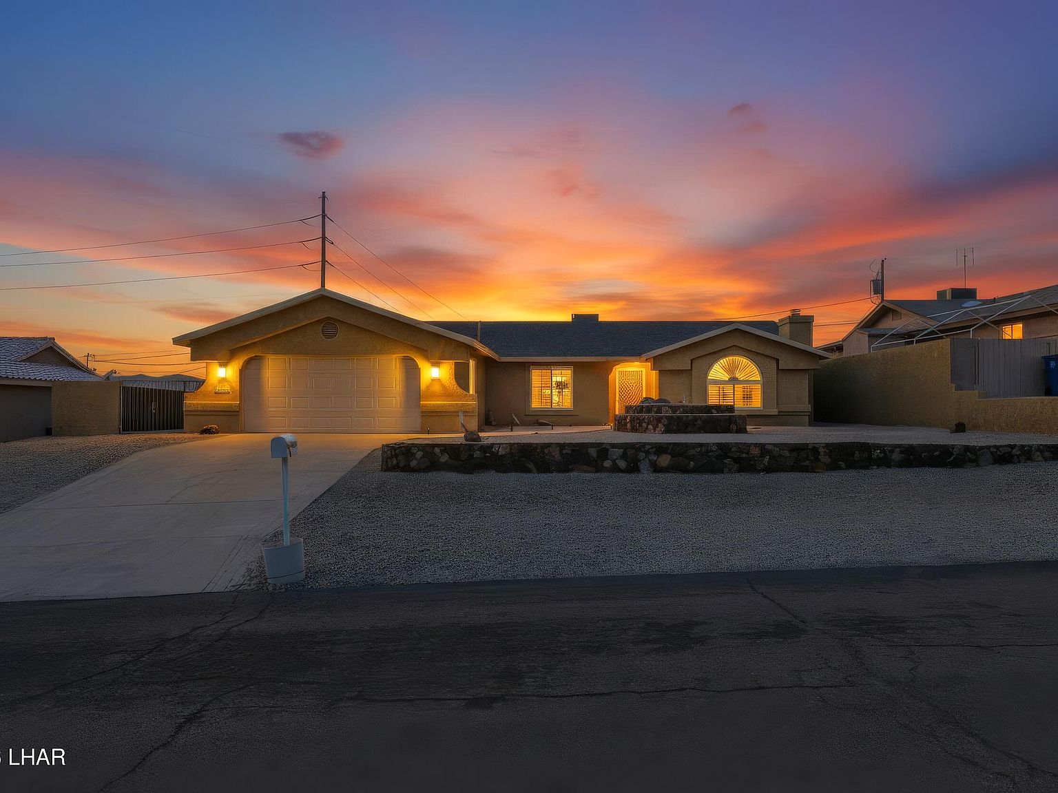 houses on the hill 新品未使用 2285 Hillside Dr, Lake Havasu City, AZ 86404 | MLS #1040653 | Zillow