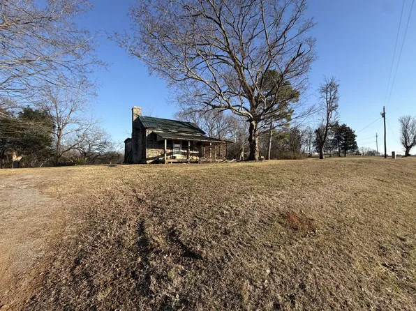 1166 Halls Mill Rd, Unionville, TN 37180