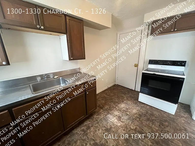 1300-1330 Chardon Ct #1326 — Photo 4