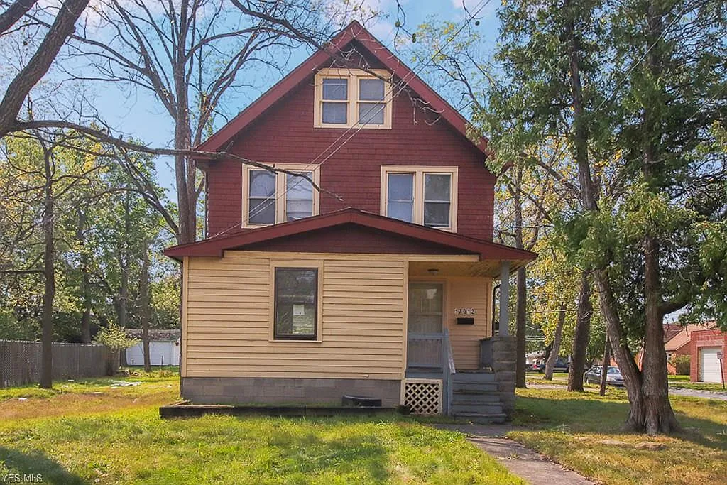17012 Broadway Ave photo 1
