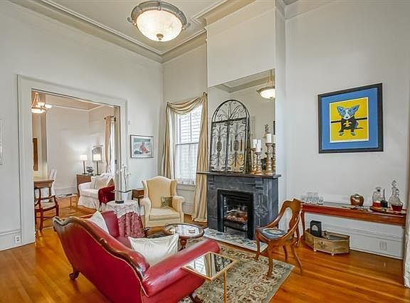 3rd image of 4810-12 Saint Charles Ave