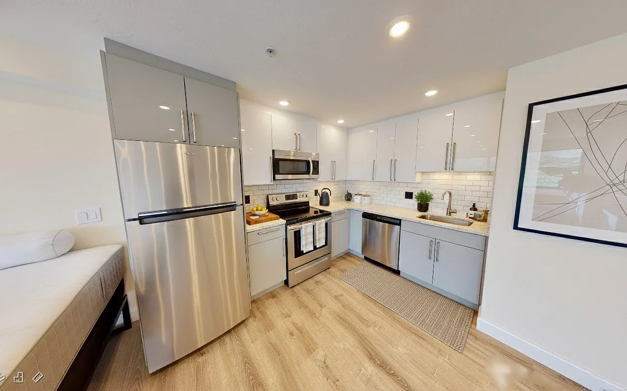 Studio, 450 sqft, $2,700 — Photo 2
