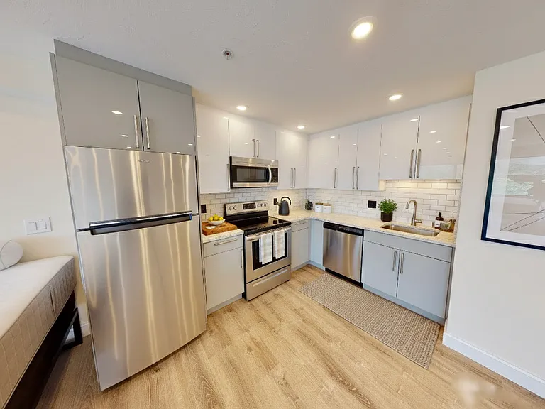 1028 Commonwealth Ave #205 — Photo 2