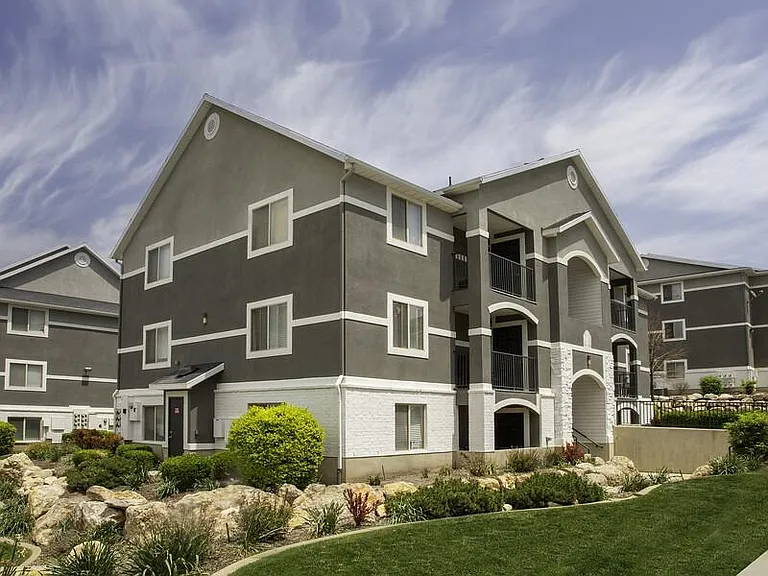Ridgeview Apartments — Photo 2