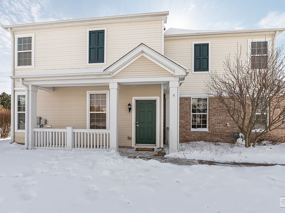 Private entrance with a cute front porch!