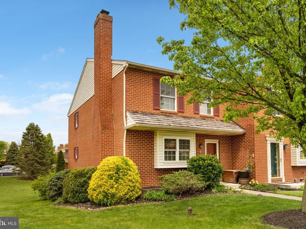 1301 Village Green Dr, Gilbertsville, PA 19525