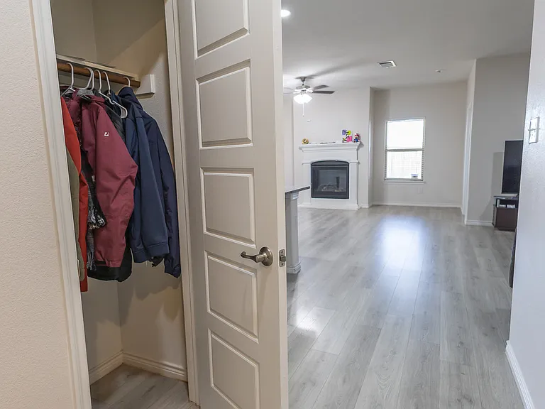 6321 Wales St — Photo 32