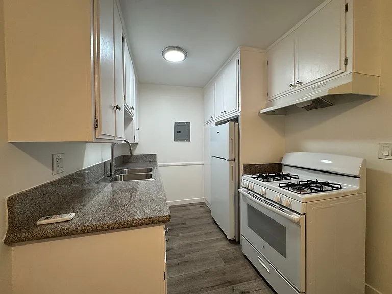 6415 Rosemead Blvd — Photo 22