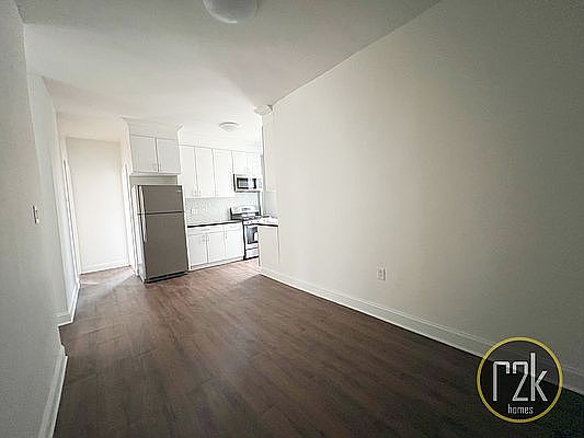 4th image of 41-16 51st St #5G