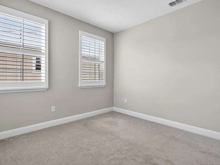 527 Marquesa Cir — Photo 18