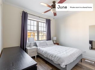 216 Ascot Pl NE #1-B, Washington, DC 20002