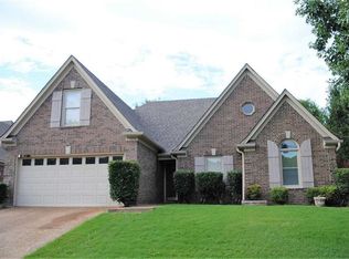 10292 N Green Moss Dr, Cordova, TN 38018