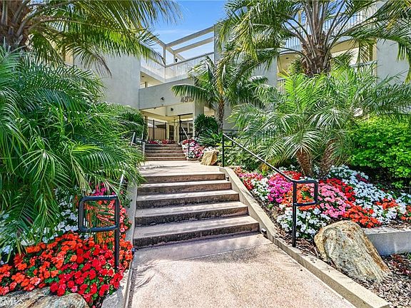 3rd image of 4513 Cove Dr APT 17