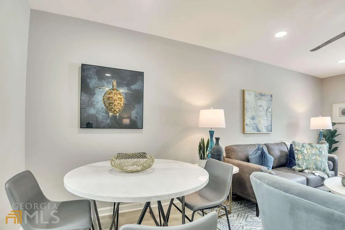 2 bed, 1.0 bath, 100 sqft, $3,100 — Photo 4
