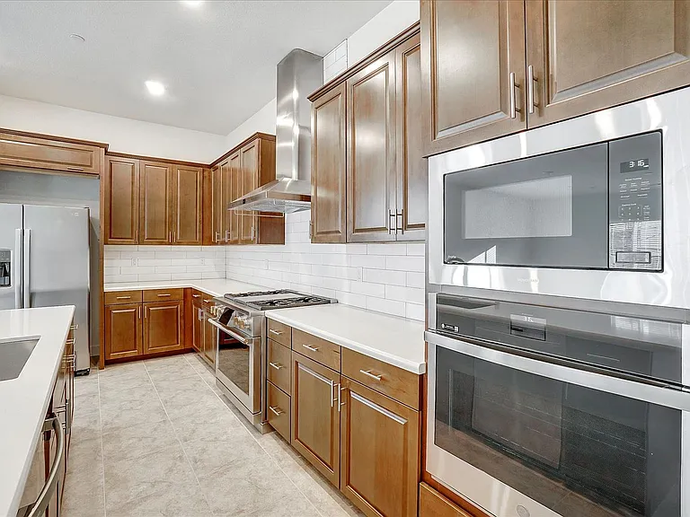 5937 Lakestone Dr — Photo 9