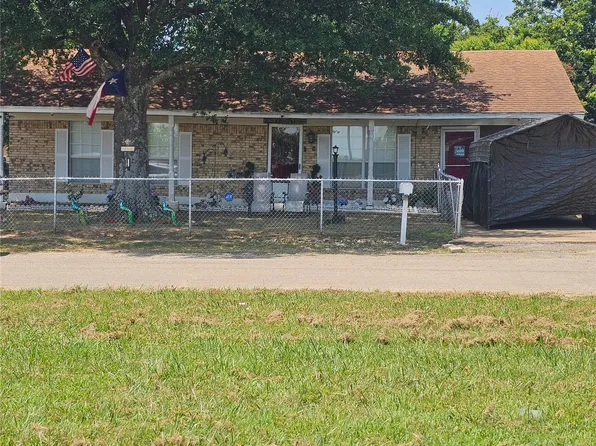2102 Wimberly Dr, Brookston, TX 75421