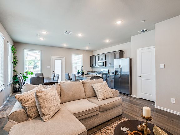 4th image of 7073 Cypress Dr