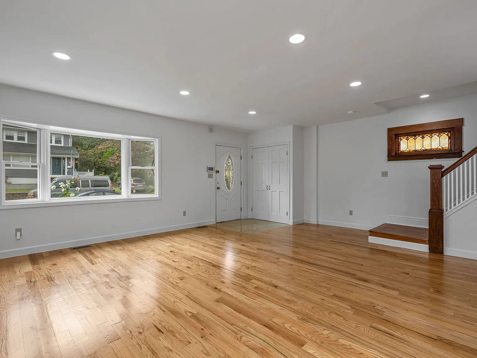 4 bed, 2536 sqft, $4,750 — Photo 2