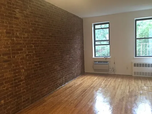 Rented by Eric Goodman Realty Corp | media 8
