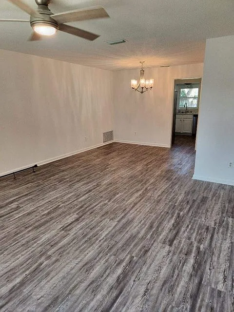 3 bed, 1400 sqft, $2,250 — Photo 2