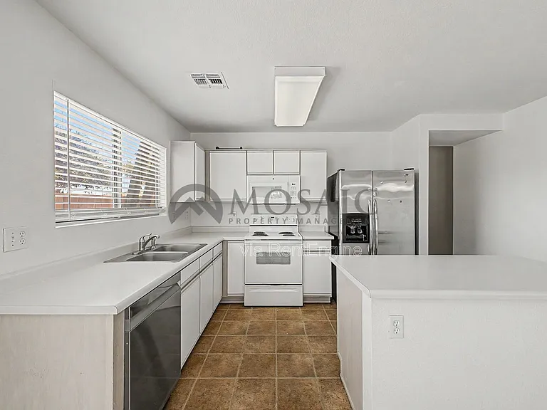 2232 E Spruce Dr — Photo 11
