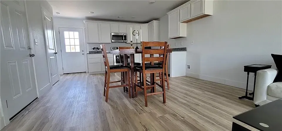 3 bed, 2.5 bath, 1216 sqft, $1,400 — Photo 3