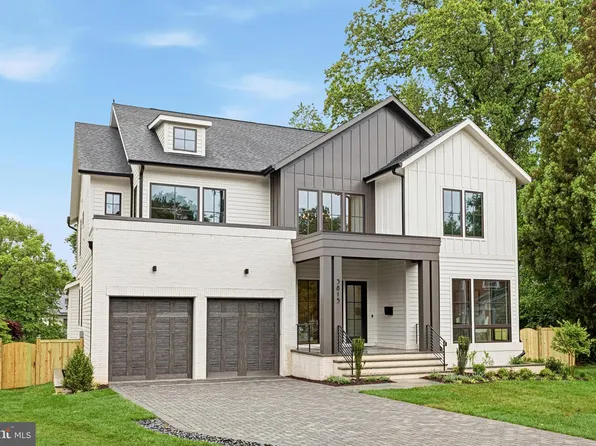 3815 N Abingdon St, Arlington, VA 22207