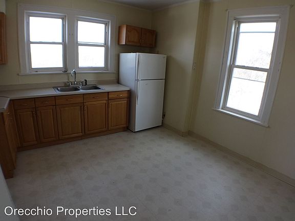 5th image of 1351 Pennsylvania Ave #1